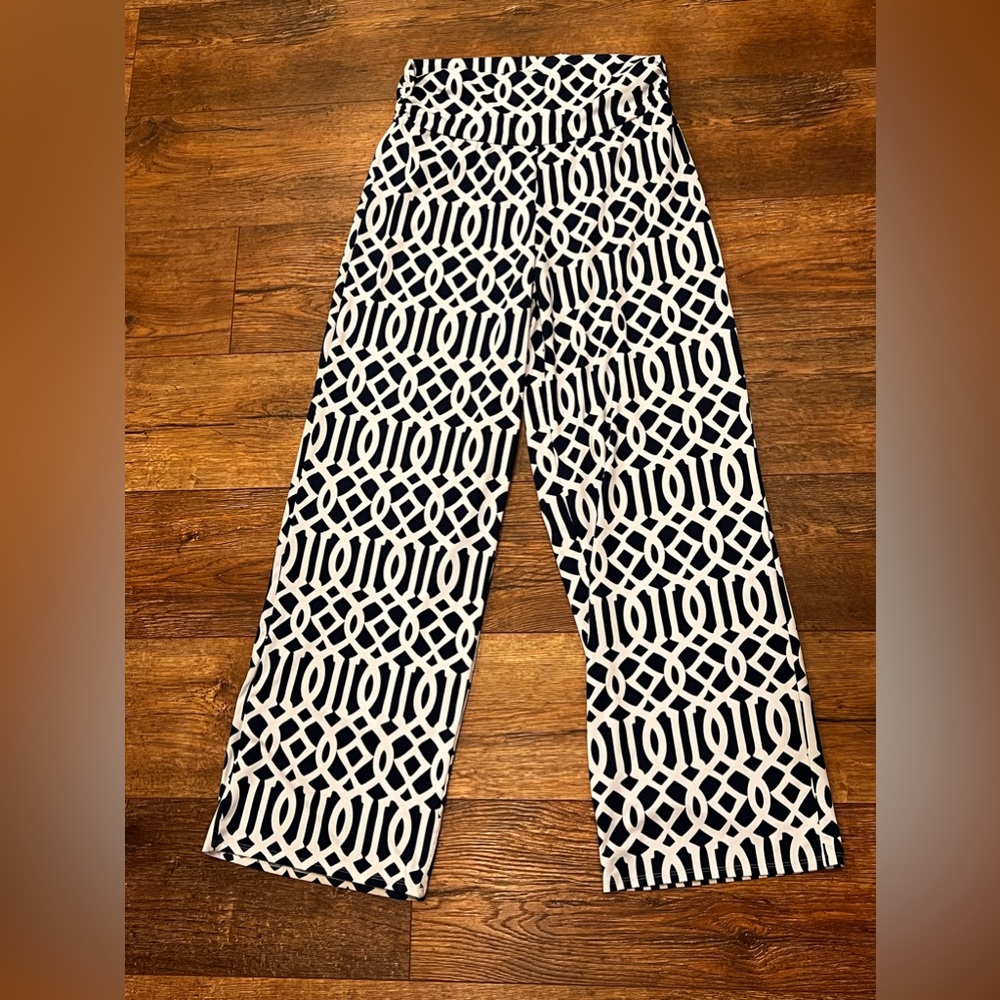 Mud Pie Blue and White Wide Leg Pants M
